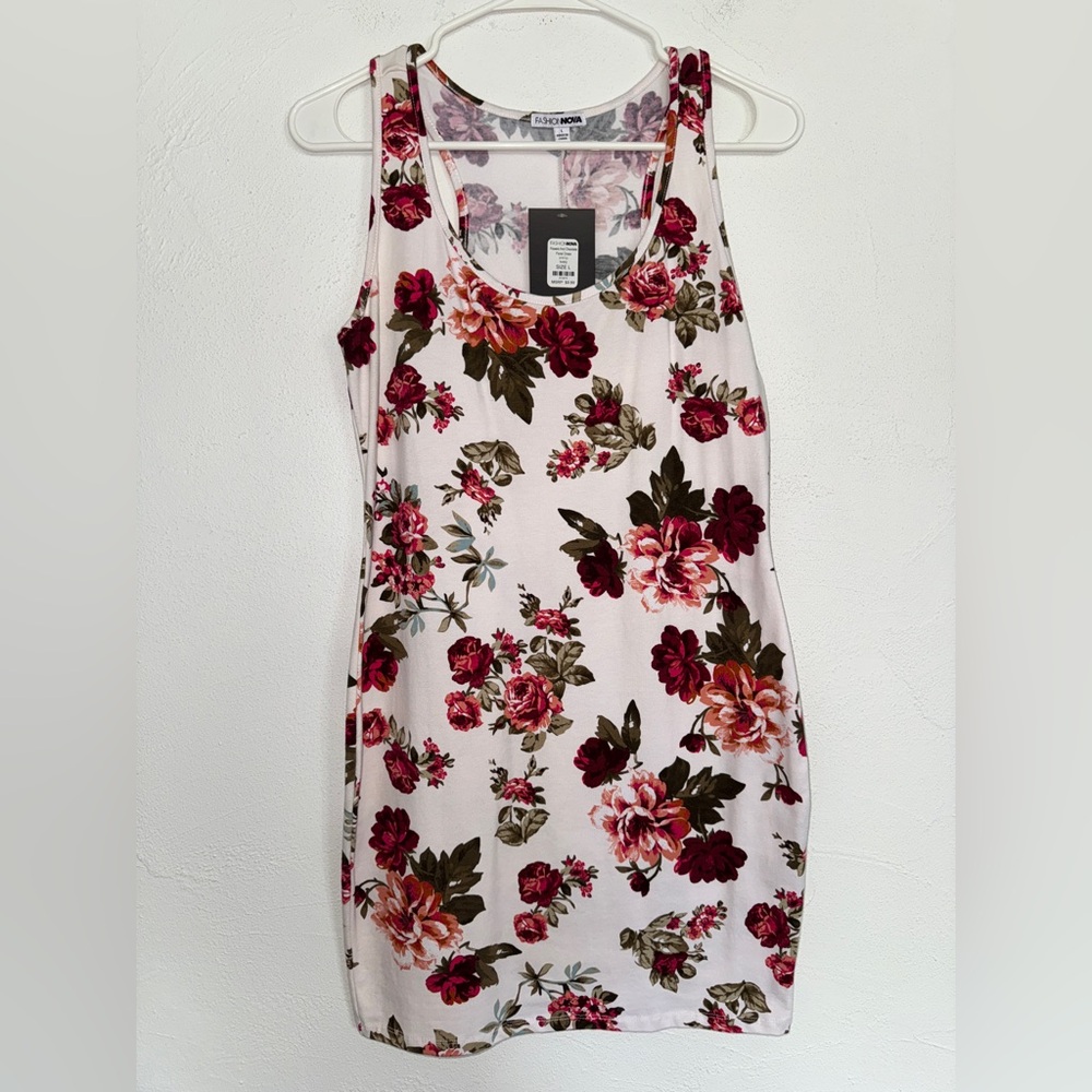 New with Tag Large Fashion Nova Floral Dress